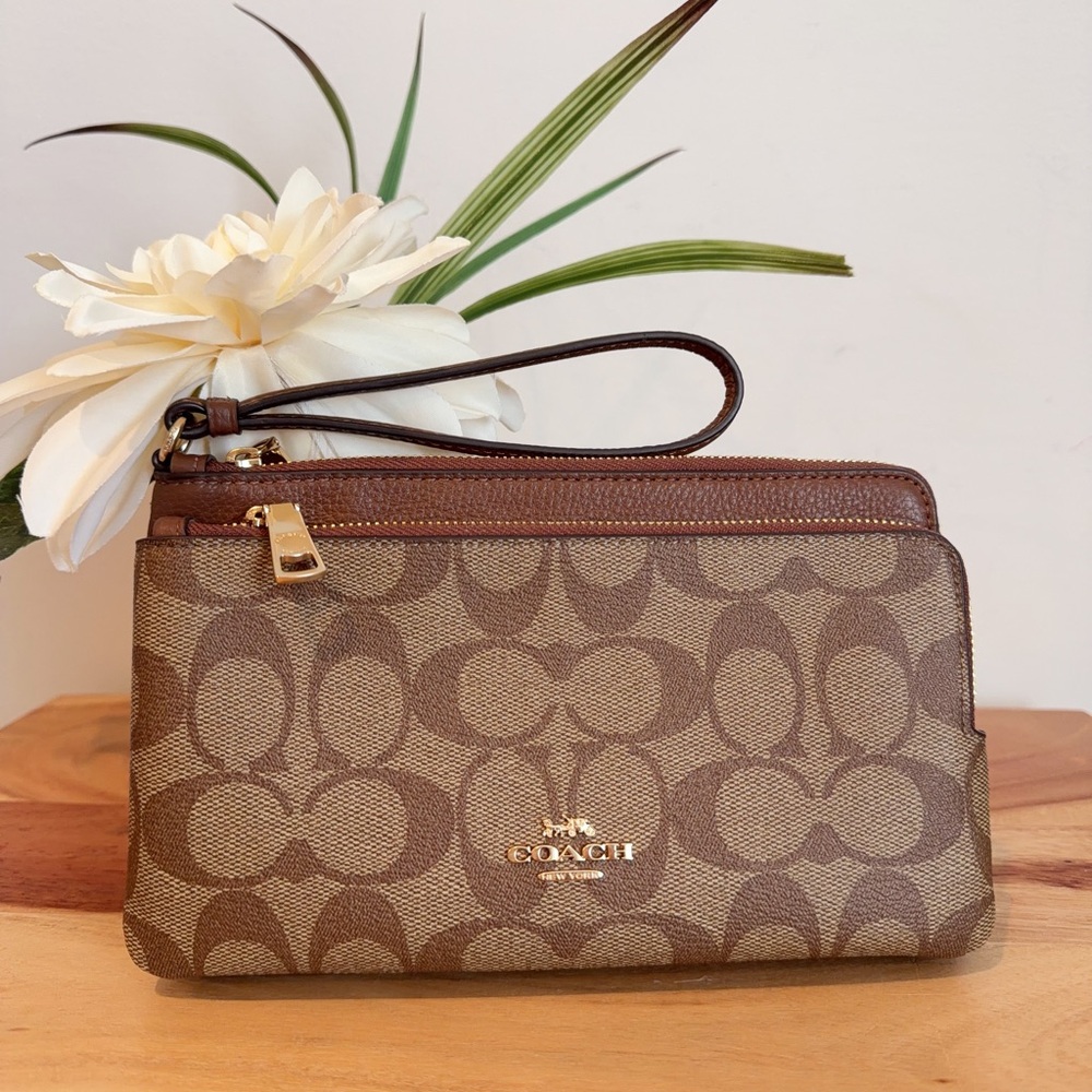 NWT Coach Double Zip Wallet‎ In Signature Canvas